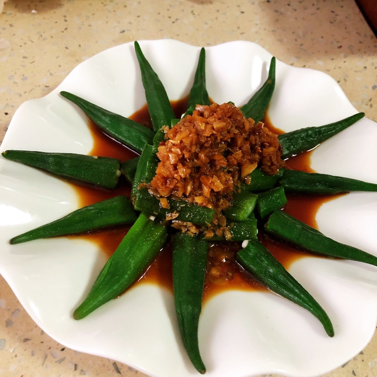 蒜蓉秋葵——高颜值的快手菜