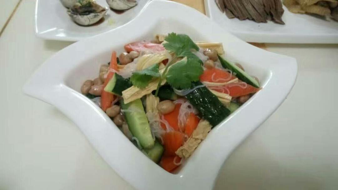 凉拌小龙虾