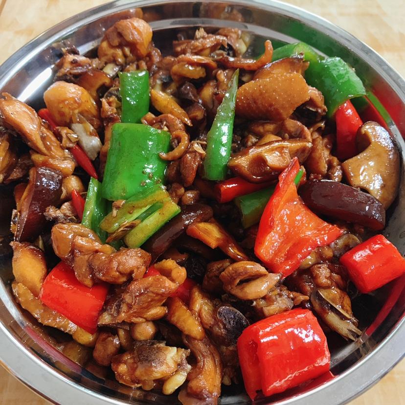 好吃到原地爆炸的黄焖鸡