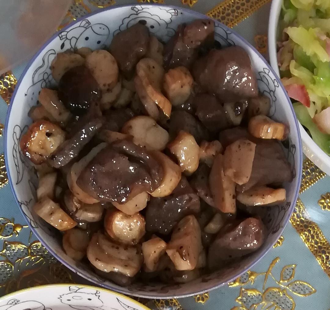 家常菜~杏鲍菇烧牛肉粒