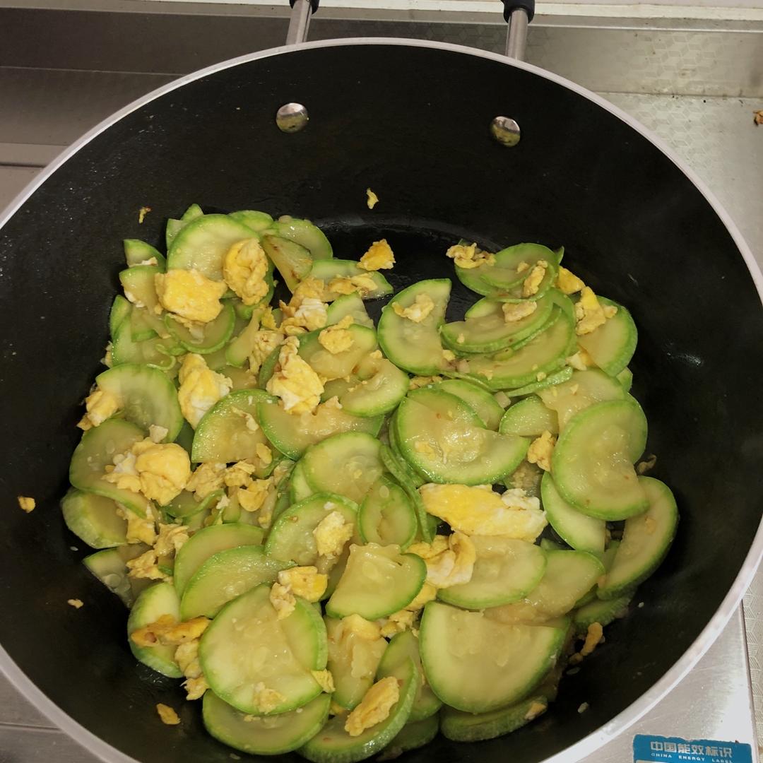西葫芦炒鸡蛋