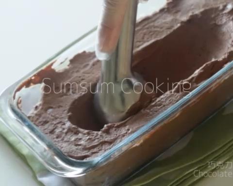 简易版巧克力冰淇淋，只需三种食材