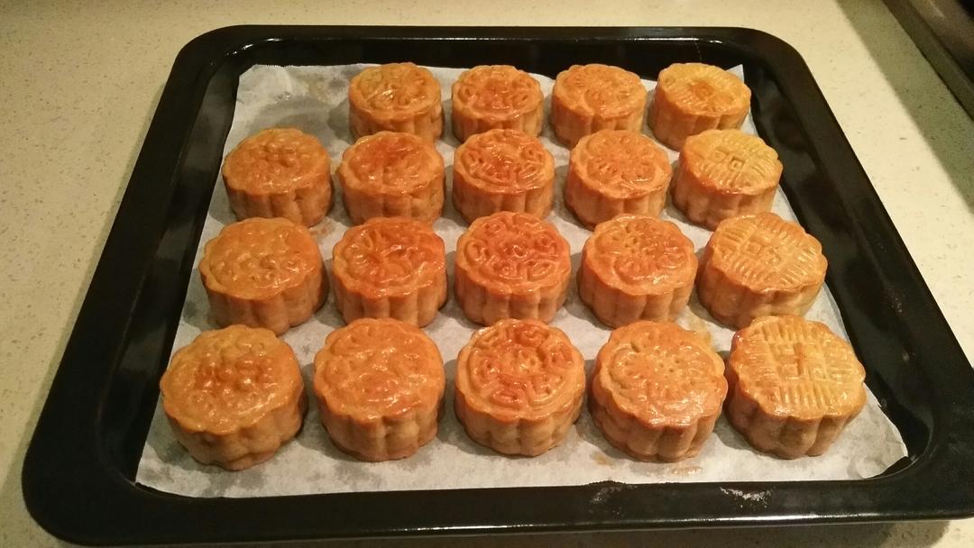 广式月饼——蛋黄莲蓉月饼