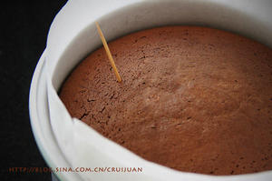 完美巧克力海绵蛋糕（新手版解决消泡问题）的做法 步骤17