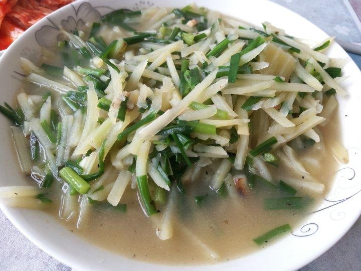 土豆丝炒韭菜