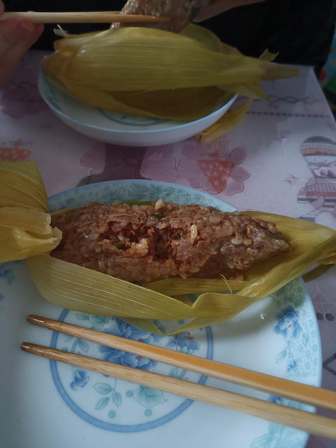 意想不到的美食“玉米叶饭团”