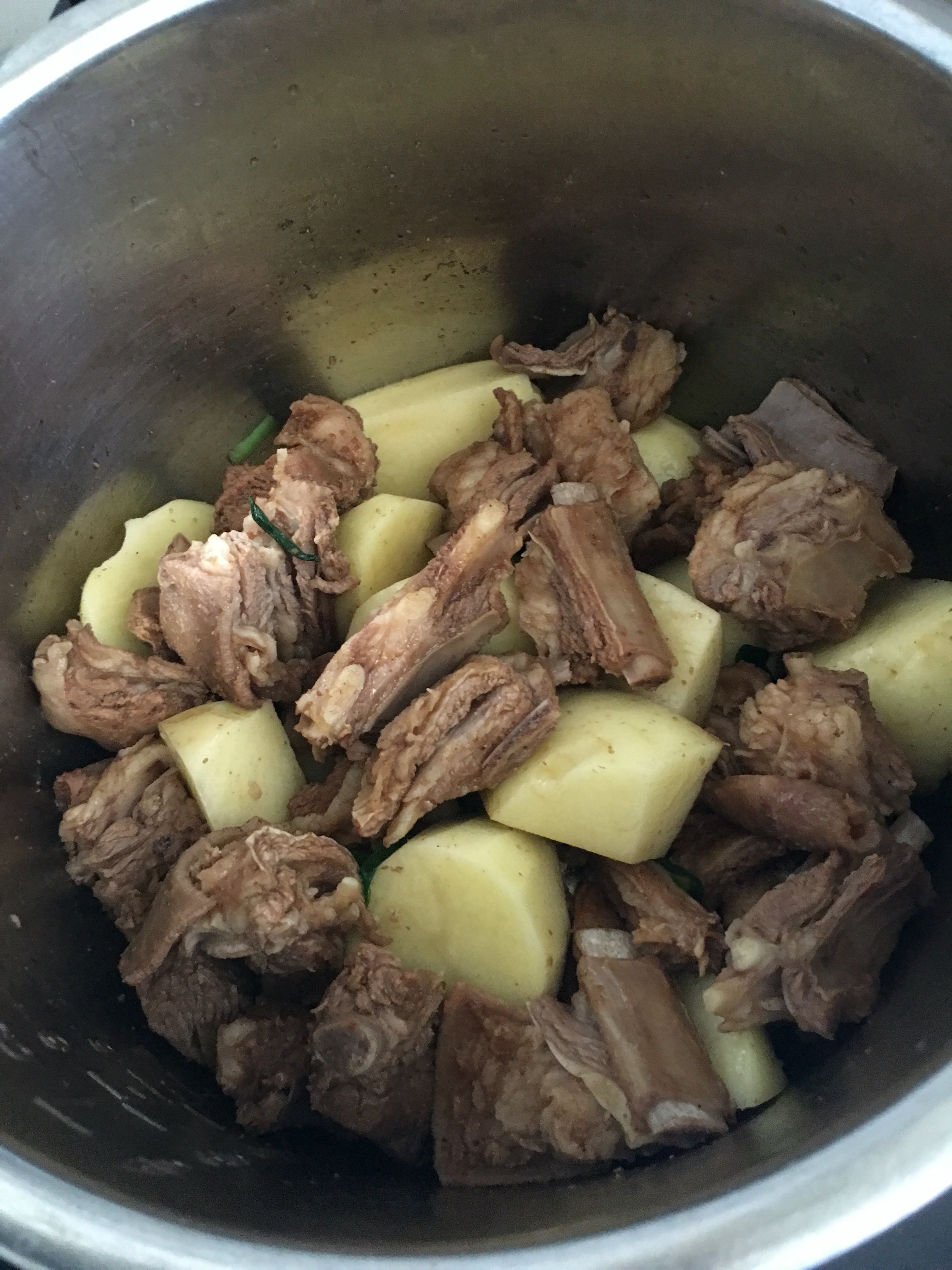 土豆炖羊肉的做法