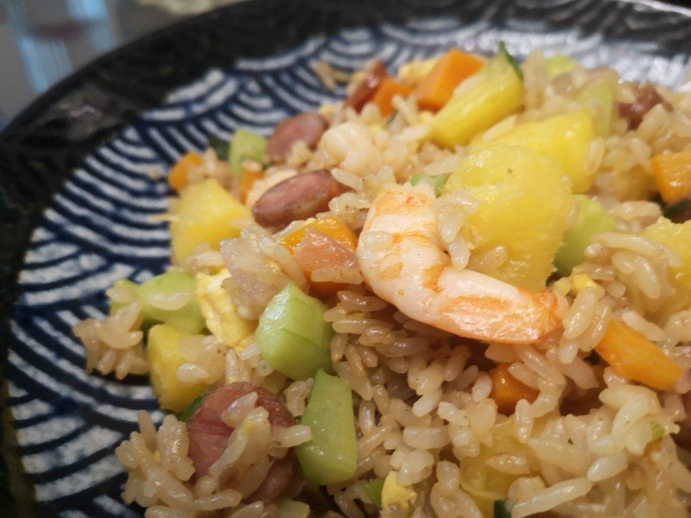 虾仁菠萝炒饭