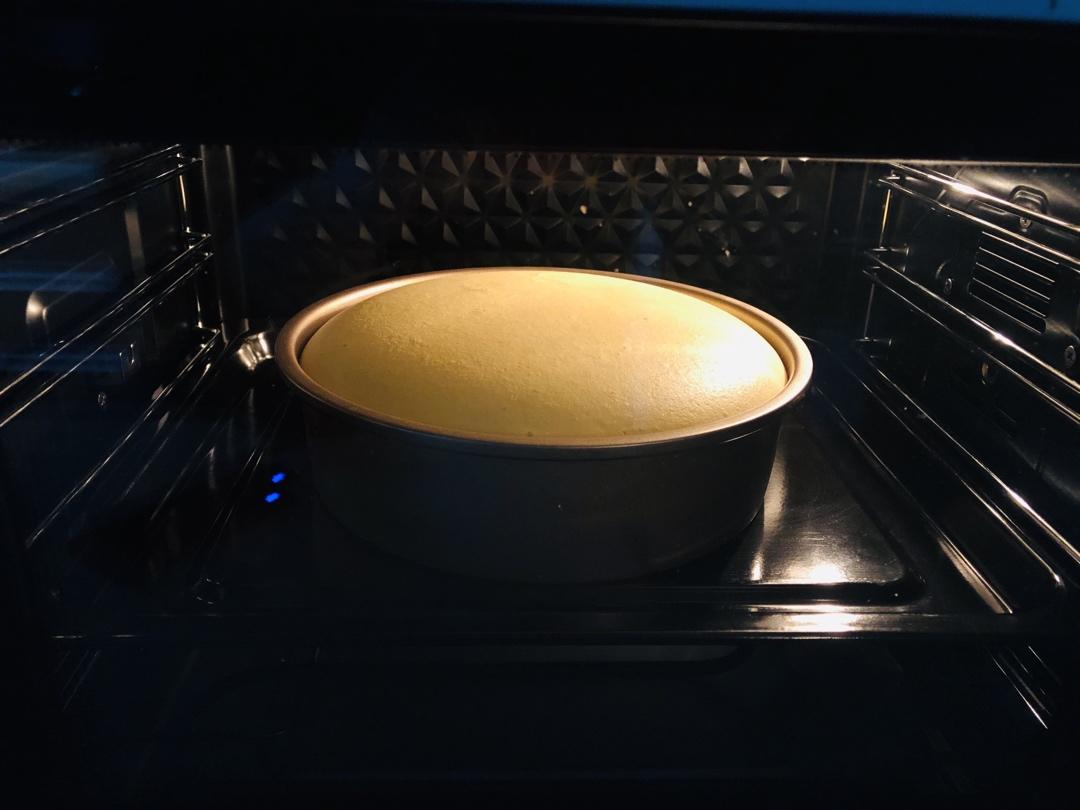 烤箱做蛋糕（戚风蛋糕的做法）