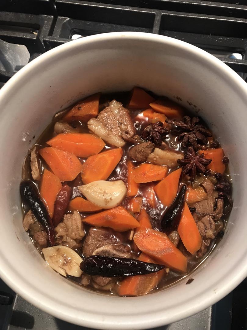 红烧羊肉炖胡萝卜