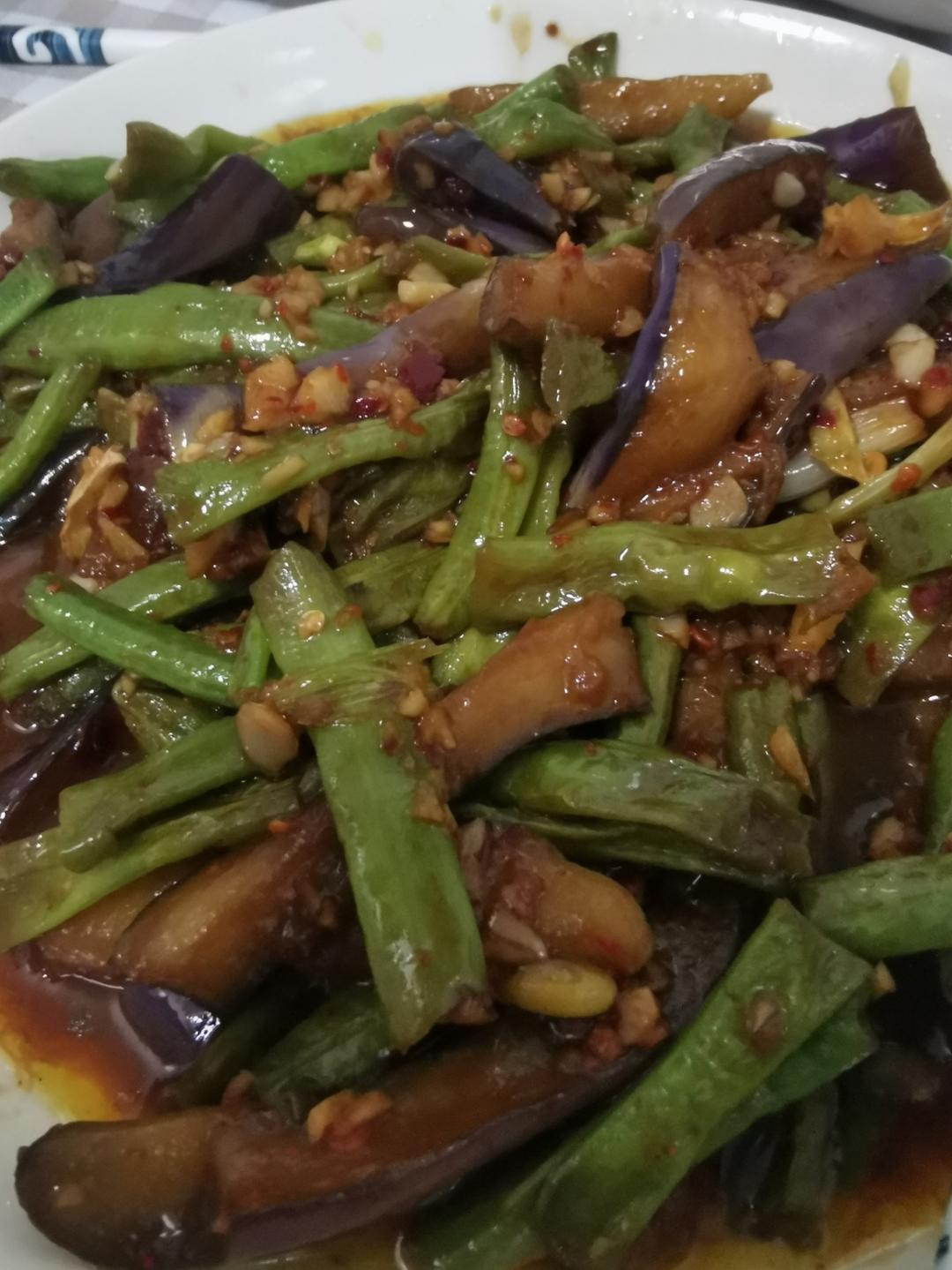 茄子炒豆角（饭店的味道）