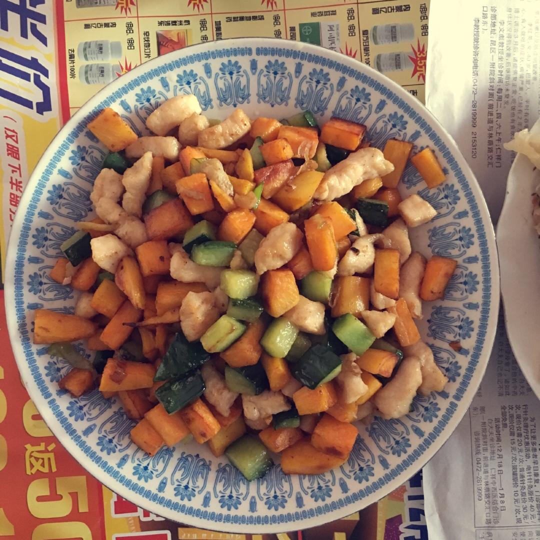 土豆胡萝卜炒鸡丁