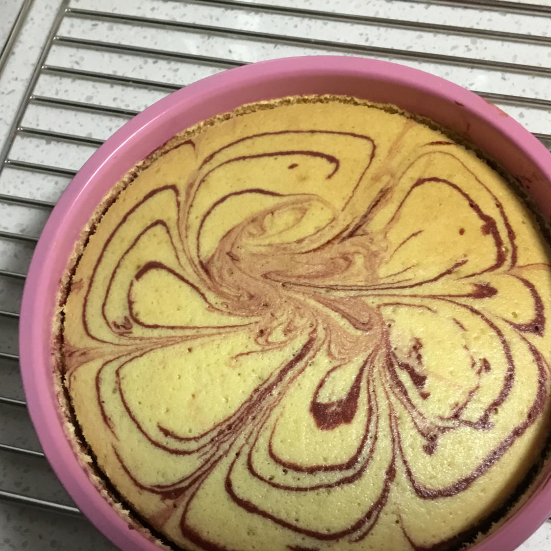 美在内心--红斑马纹拉花戚风蛋糕