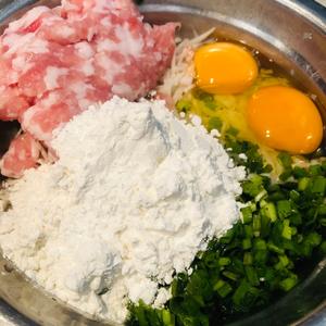 🍳摩飞锅版香煎藕饼🍳—一口接一口的好美味❗️备料简单，香脆可口❗️的做法 步骤3