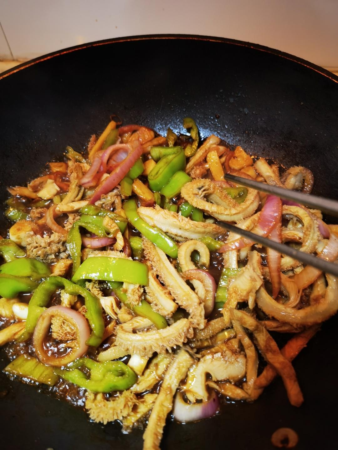 青椒炒牛肚的做法