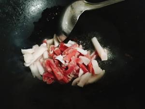 家常菜——芹菜炒肉的做法 步骤6