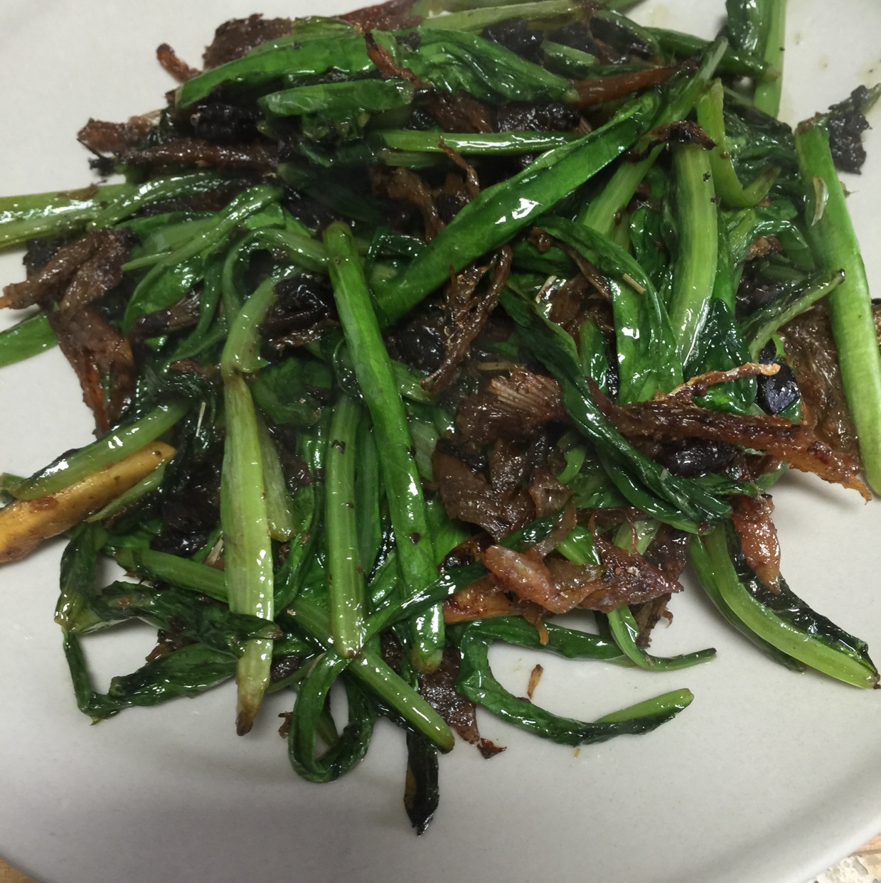 罐头豆豉鲮鱼炒 油/香麦菜