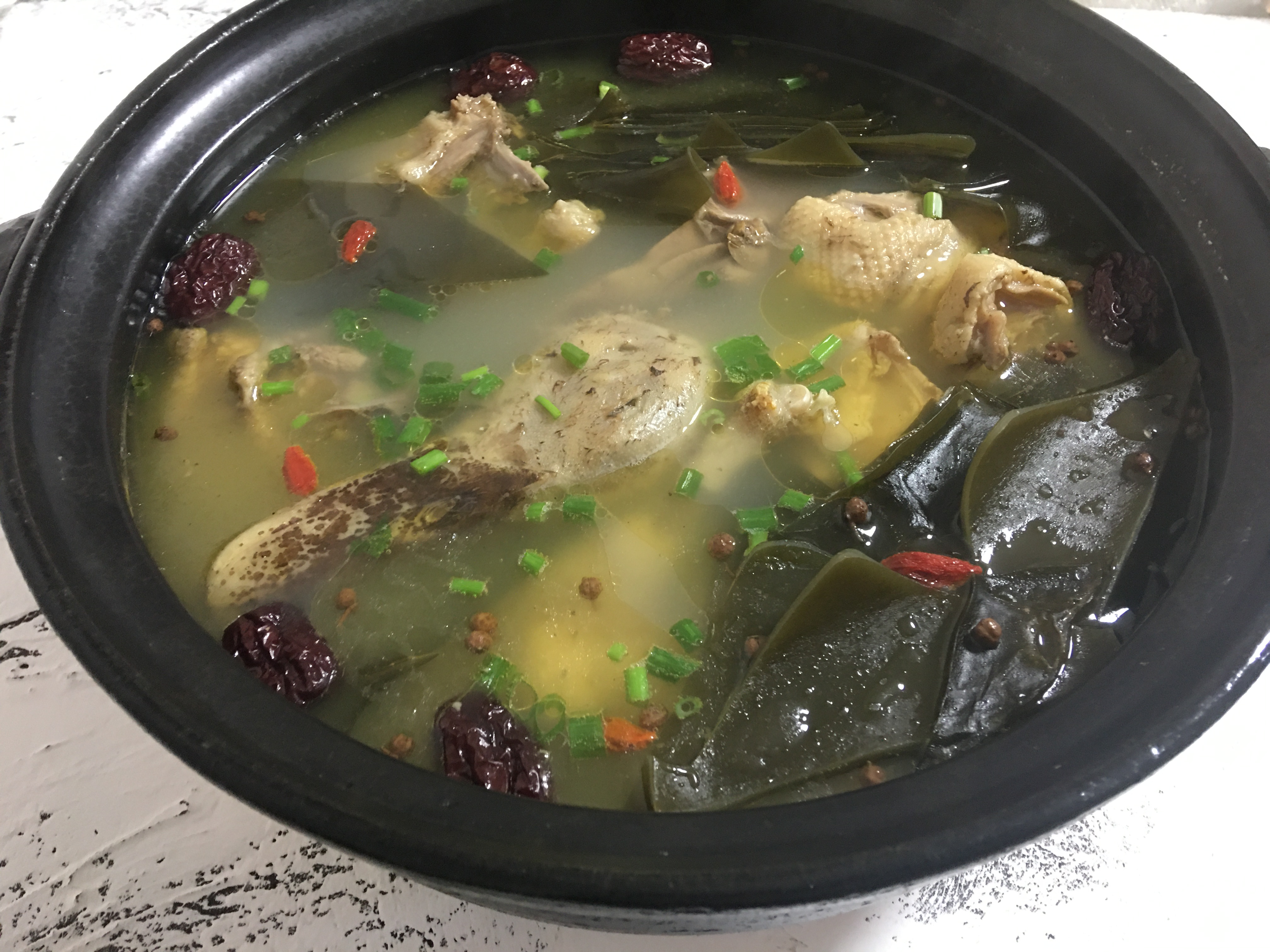 乐活教主的美食之——海带老鸭汤的做法