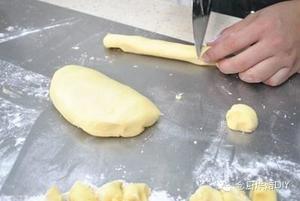 念厨烘焙DIY-蛋黄酥的做法 步骤17