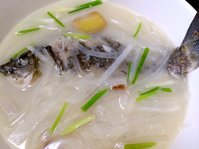 萝卜丝鲫鱼汤