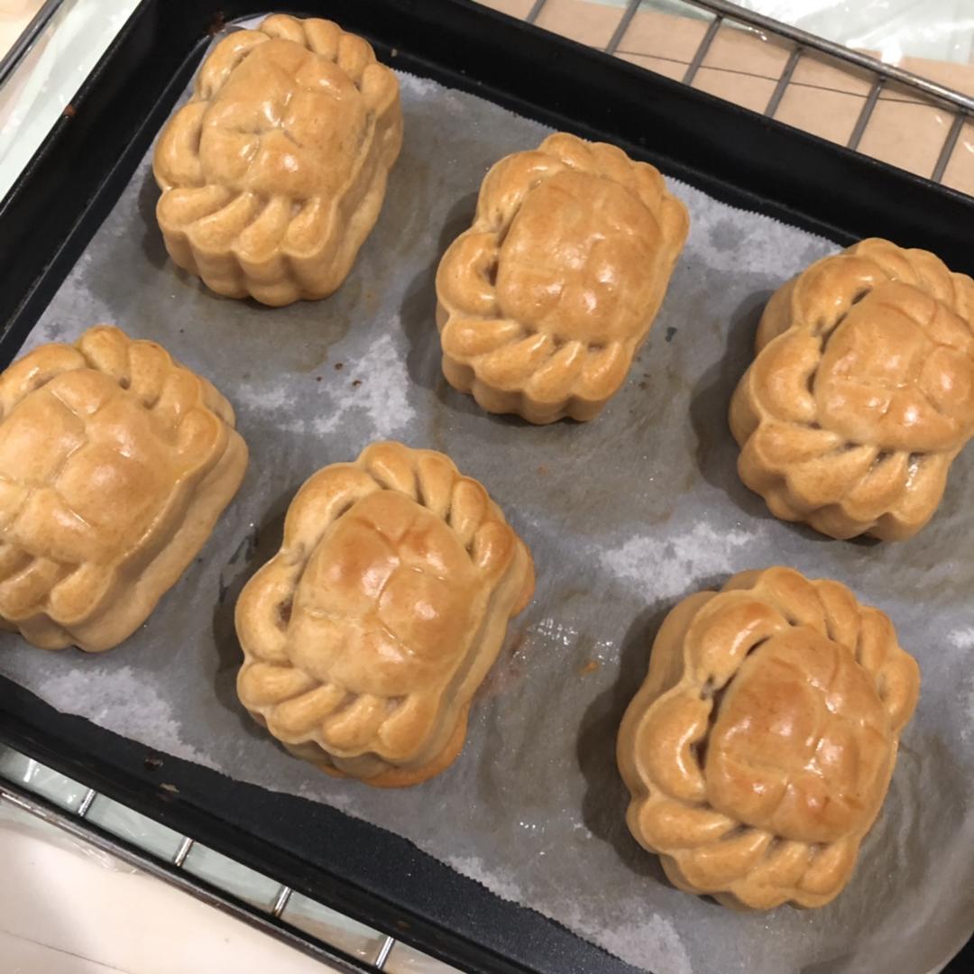 广式月饼－－蛋黄豆沙月饼