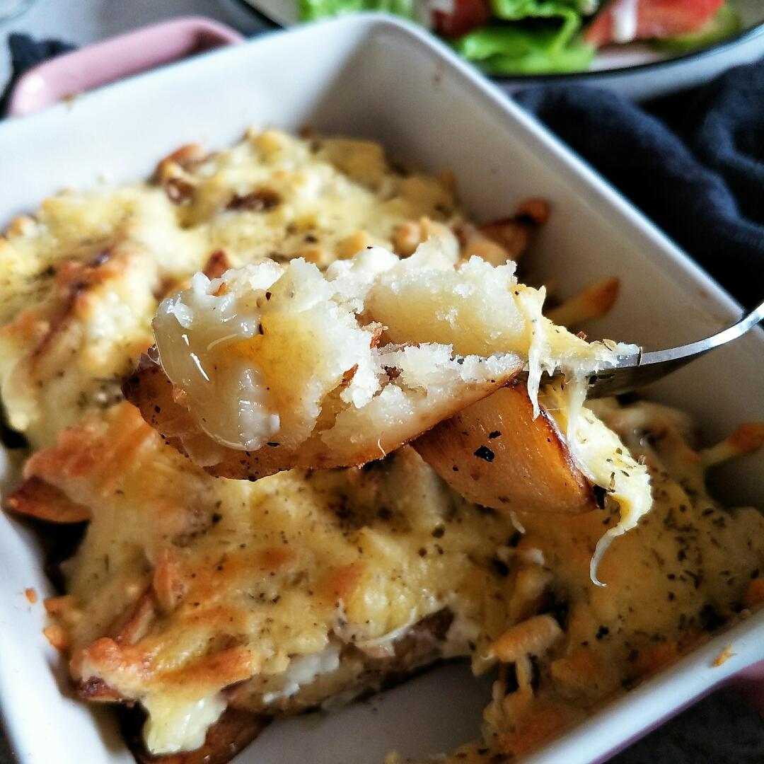 芝士沙拉焗土豆（薯角）