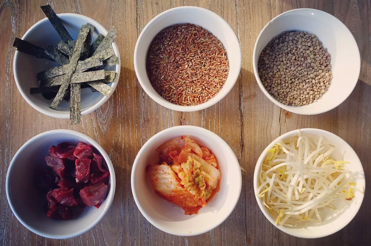 造洋饭书 X Moka Bros韩式泡菜牛肉红米饭的做法 步骤1