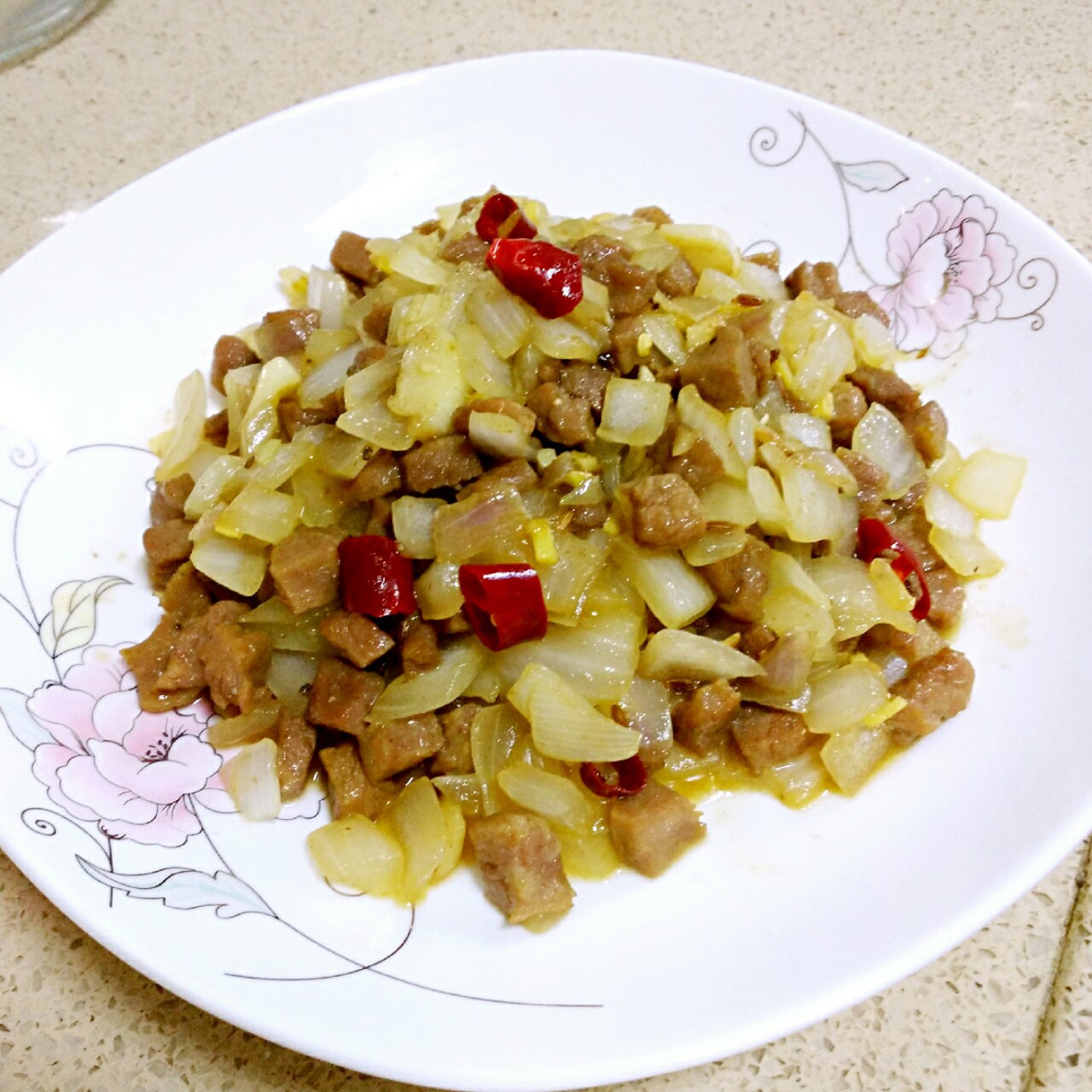 孜然洋葱炒牛肉粒