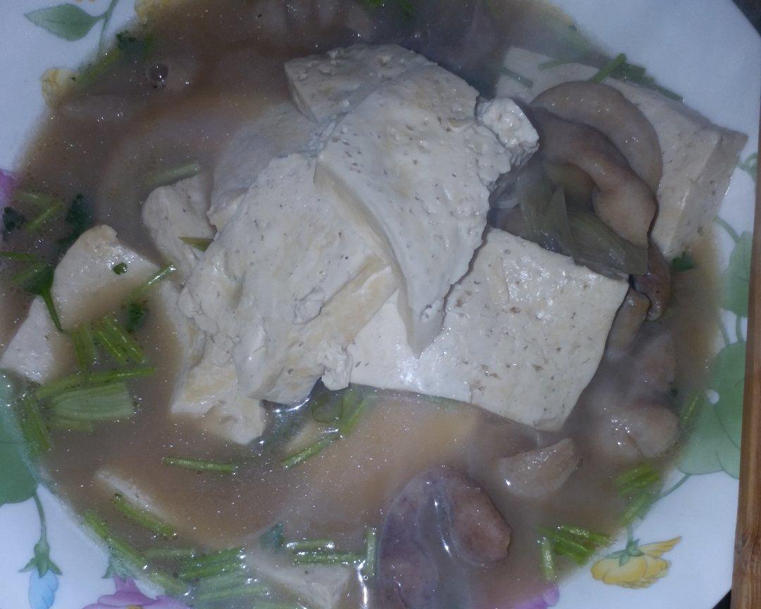 肥肠炖豆腐
