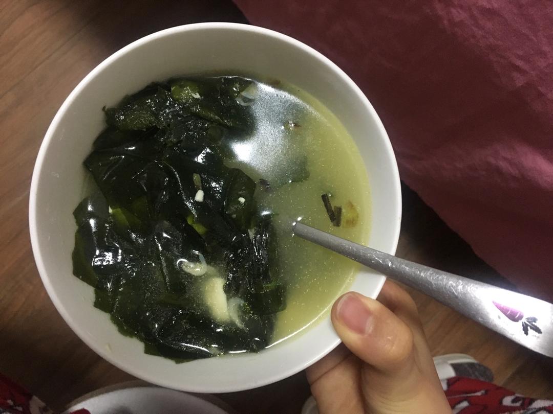裙带菜豆腐汤