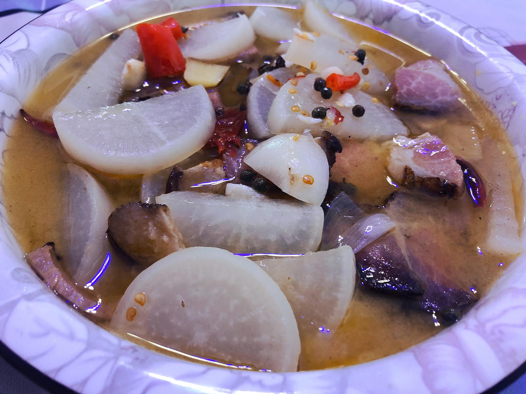 腊肉炖萝卜