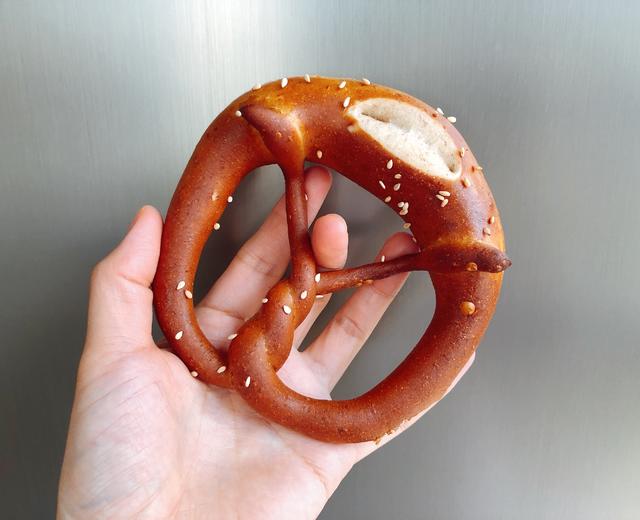 无糖全麦碱水结(碱水面包)的做法