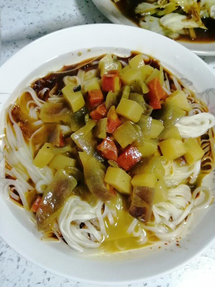 咖喱土豆盖浇面