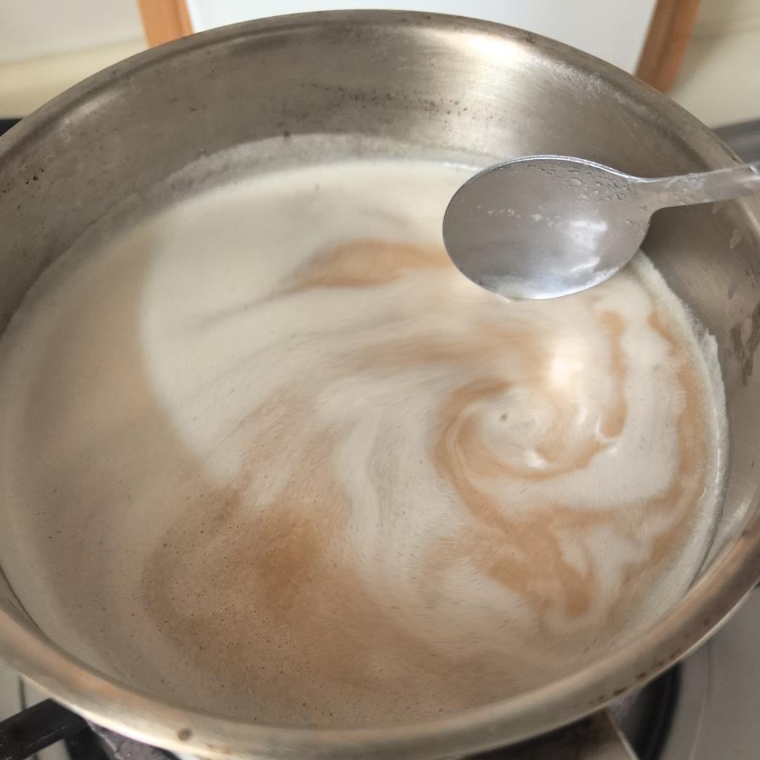 不用熬骨汤的豚骨拉面汤底