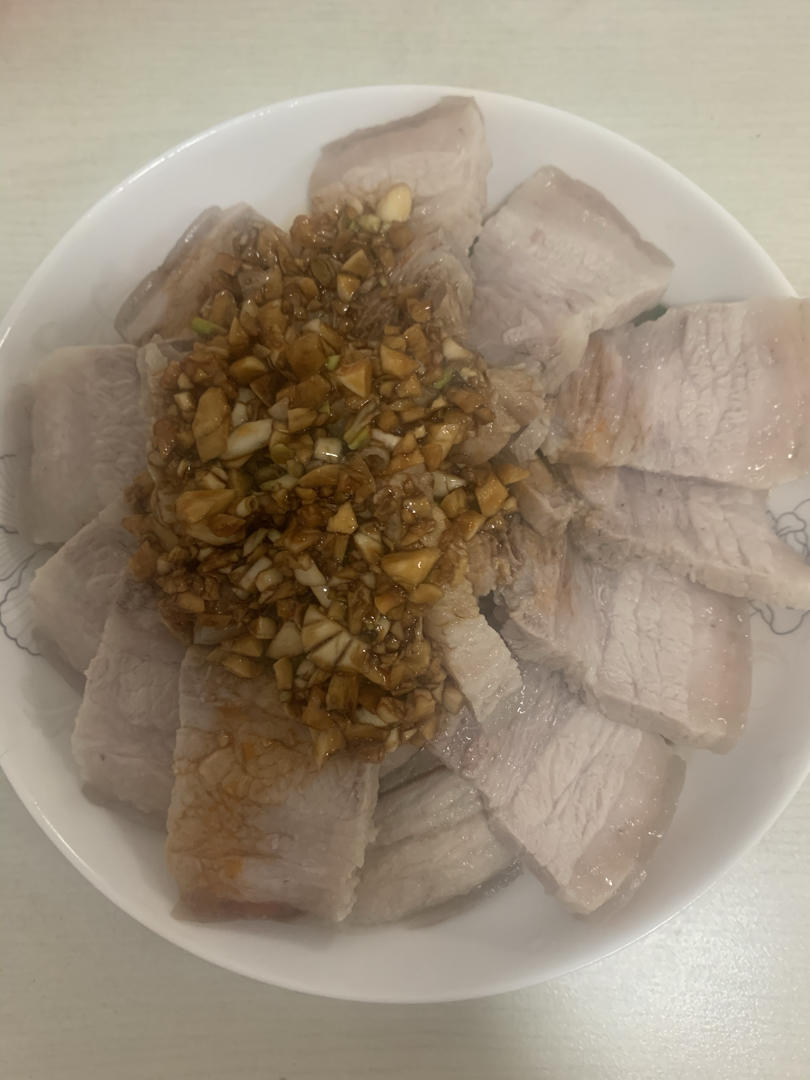 有时候，真的忍不住，搞一盘蒜泥白肉