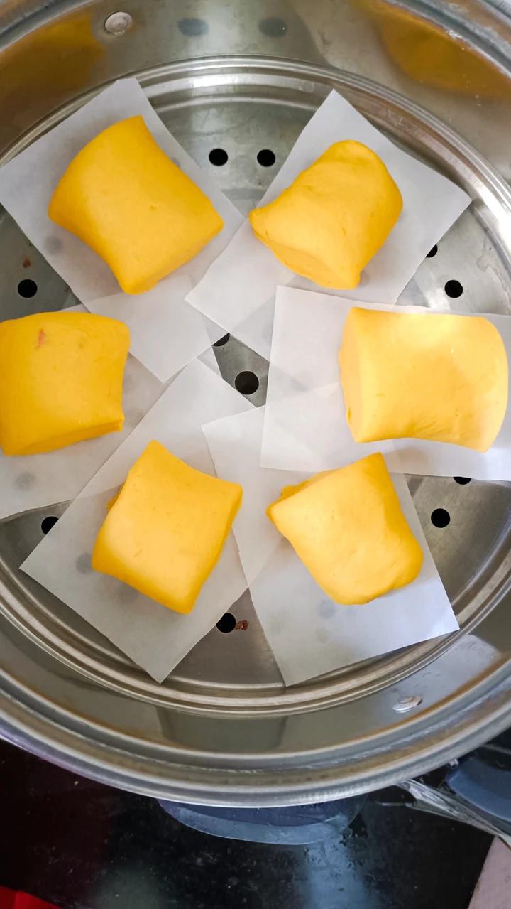 新手也可以--详解如何做出人见人爱、金黄的南瓜馒头