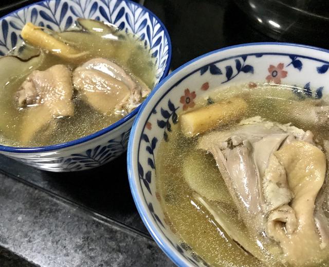 乳鸽海底椰汤的做法