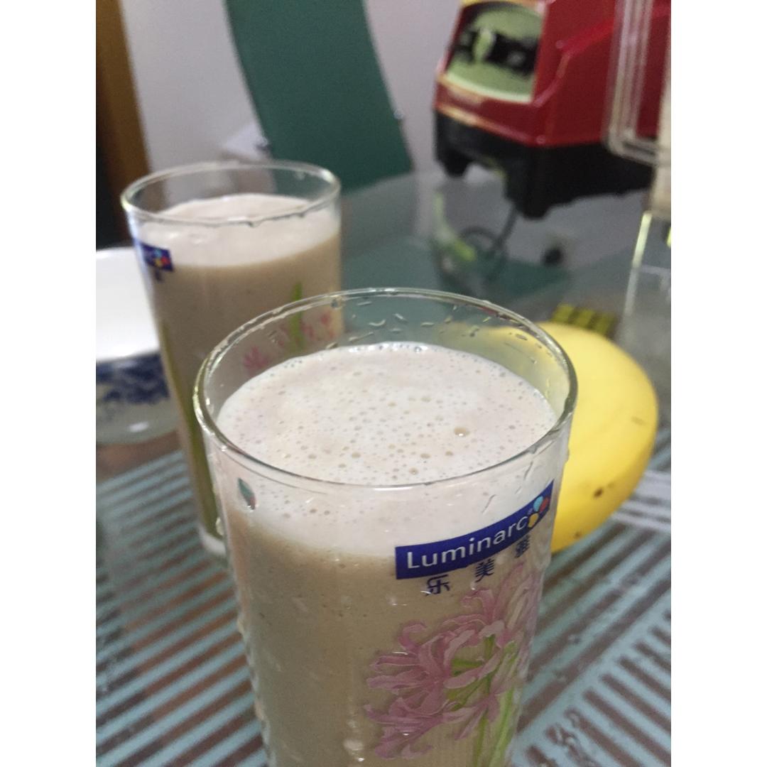 简单又好喝的香蕉苹果牛奶饮