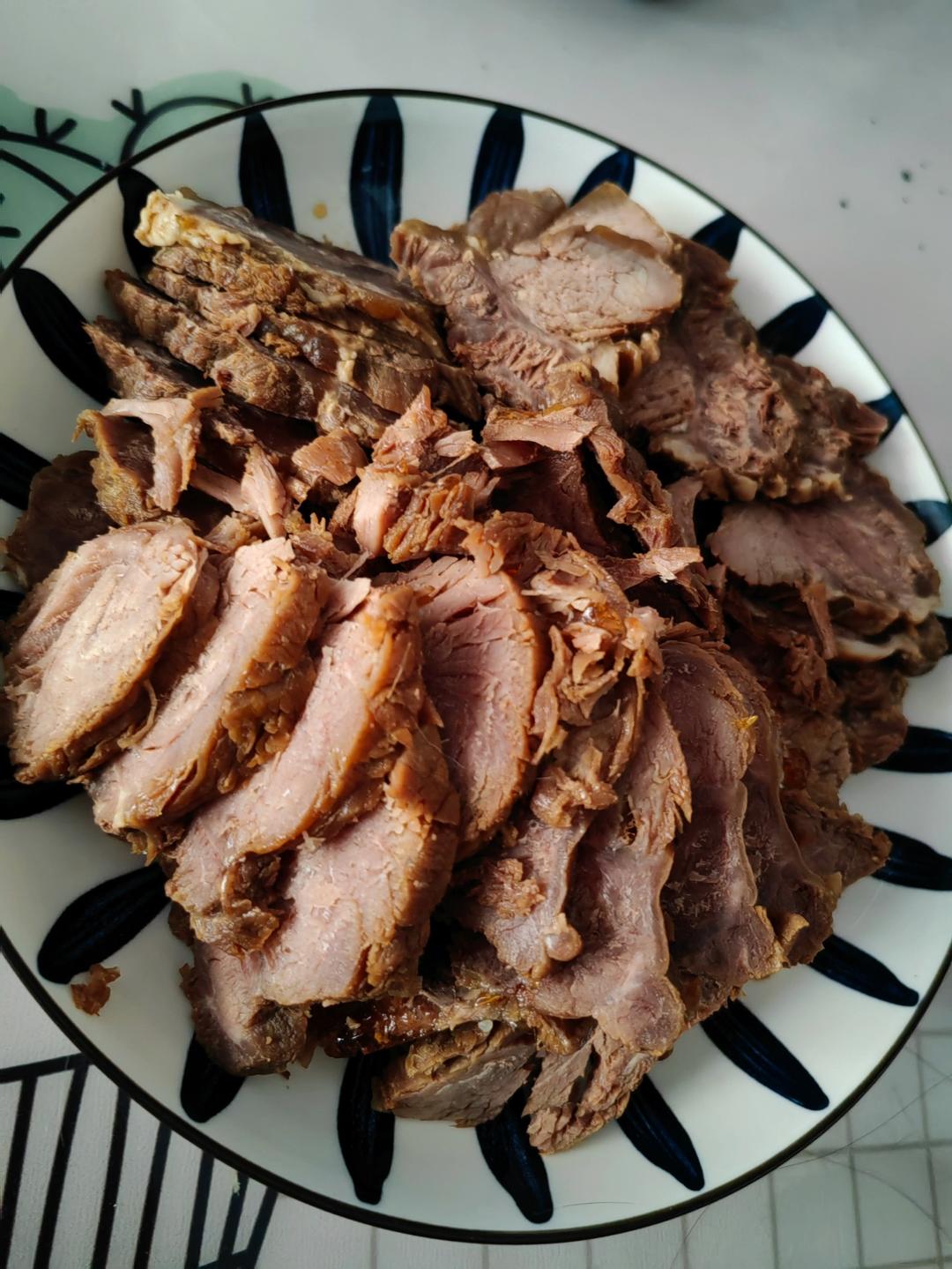 隔两周就要做一次的五香酱牛肉