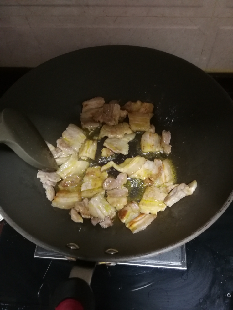 黄瓜条炒五花肉的做法 步骤6