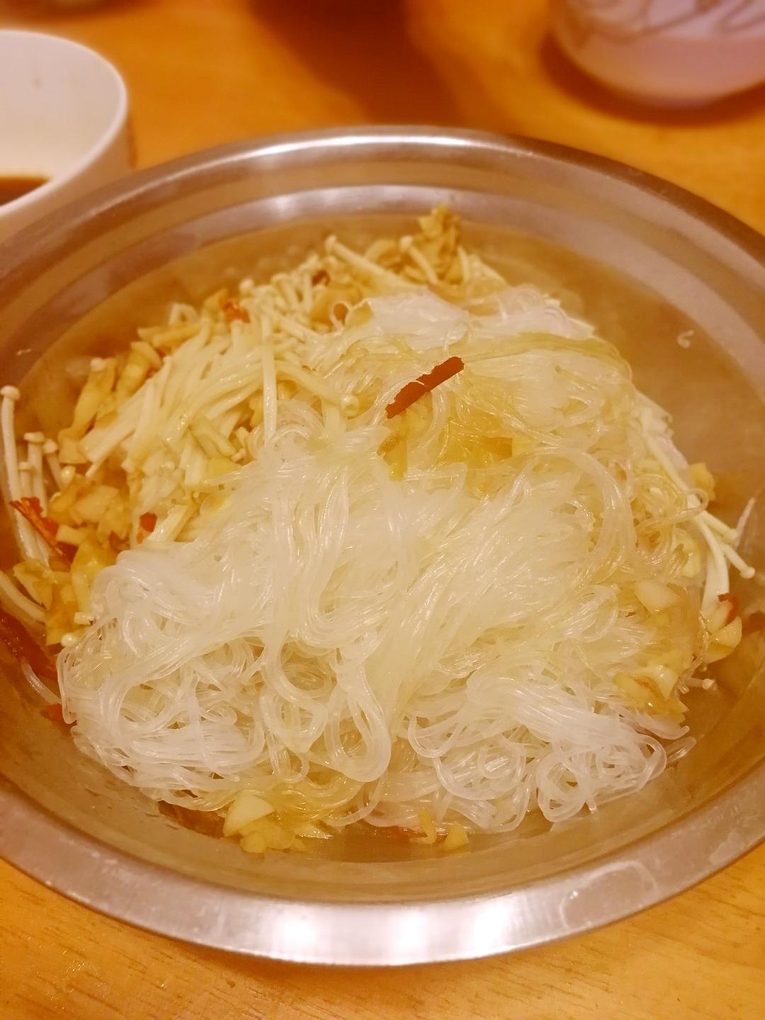 蒜蓉蒸金针菇粉丝（小心上瘾）