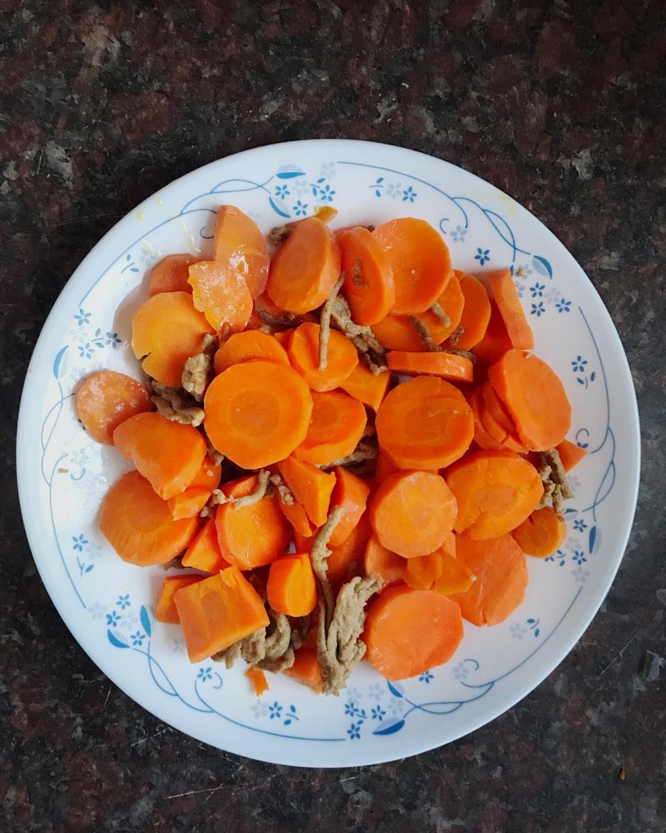 胡萝卜丝炒肉