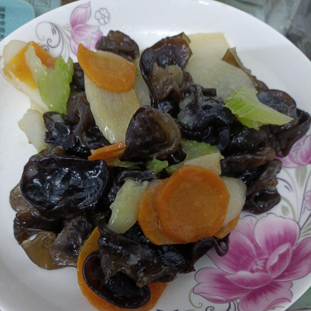 素菜冠军！营养美味的山药炒木耳