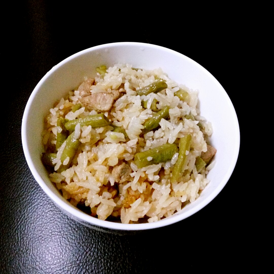 尘 沫做的电饭煲豇豆焖饭