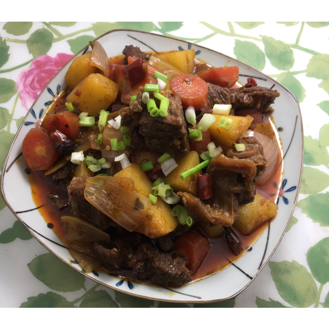 胡萝卜土豆烧牛腩