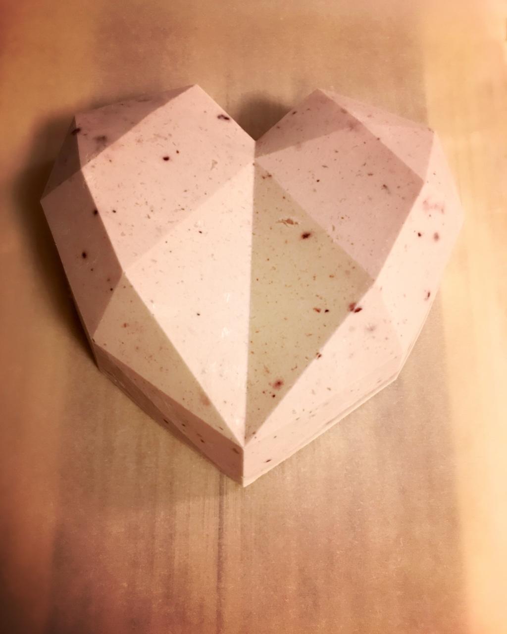 钻石心形榴莲慕斯蛋糕