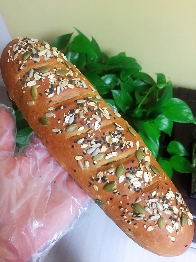 全麦杂粮乳酪面包