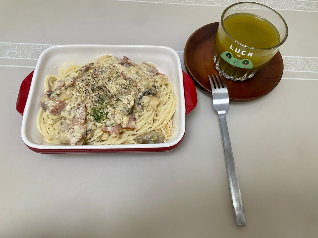 奶油蘑菇培根意大利面