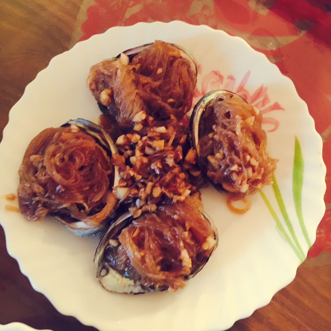蒜蓉粉丝蒸鲍鱼