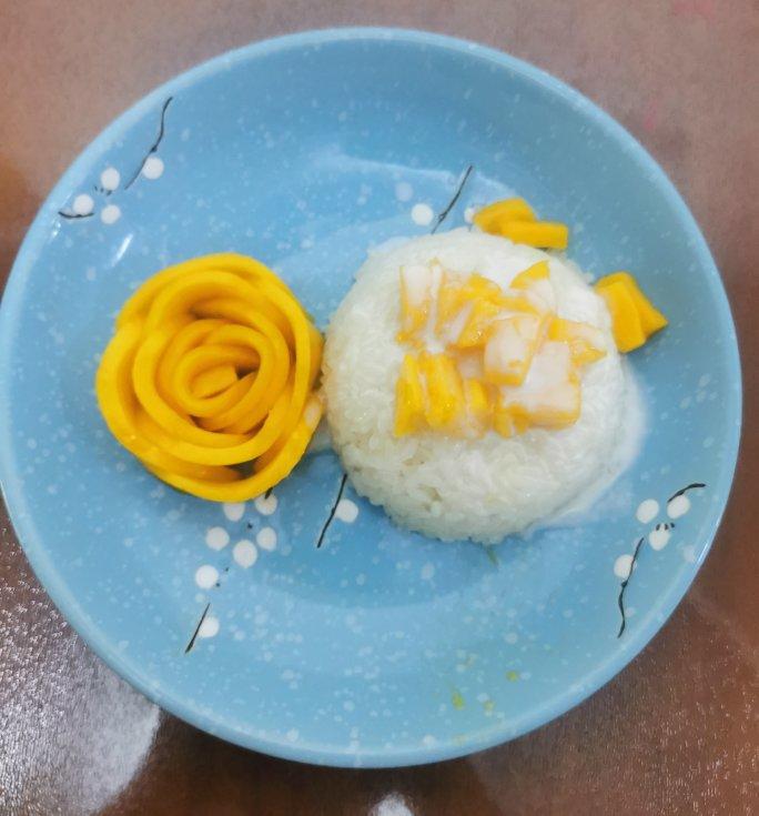 椰浆芒果糯米饭（附芒果玫瑰花做法）